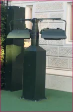 Retractable lighting mast